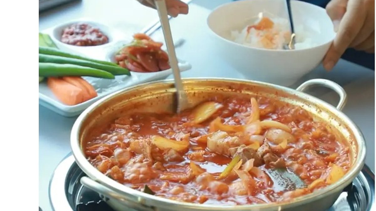 ‘음주운전·전과 6범 논란’ 임성근 셰프, 파주에 대규모 식당 개업… "맛으로 보답"