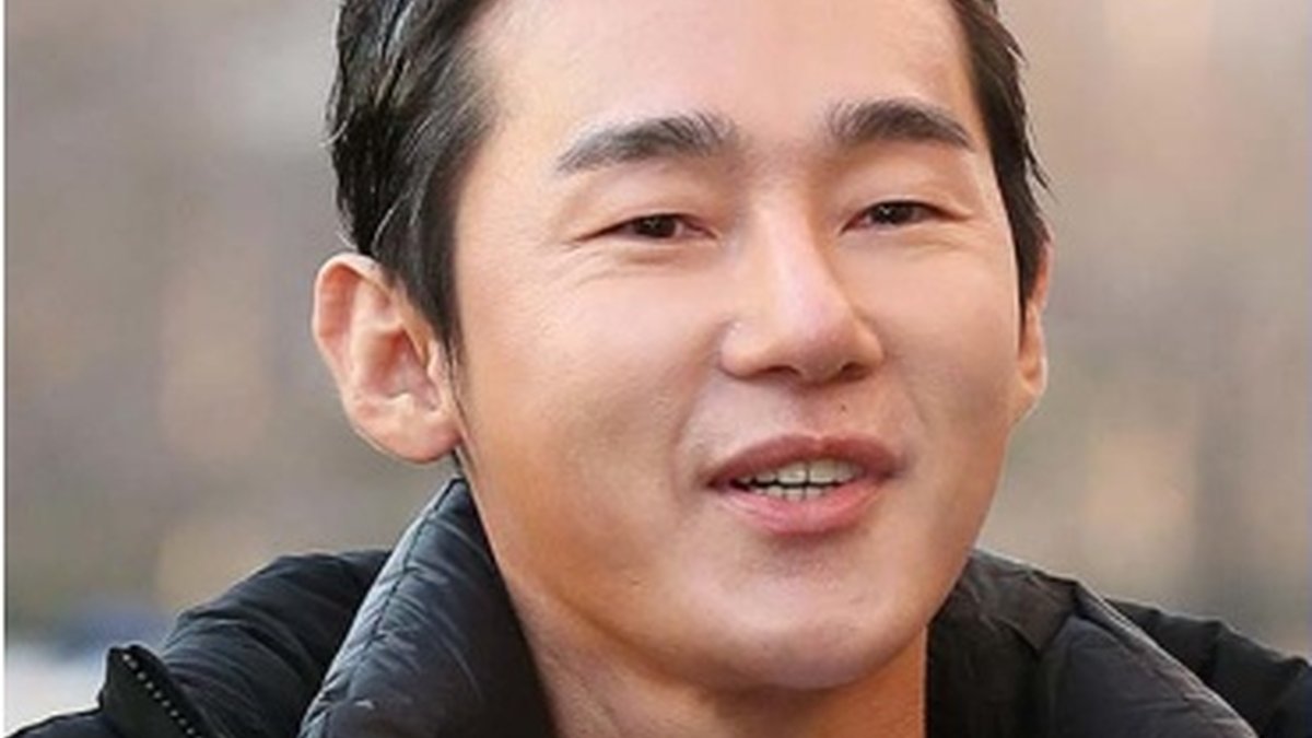 허지웅 "이 대통령, 보완수사권 폐지 거부권 안 쓰면 지지 철회... 정청래, 로비스피에르"